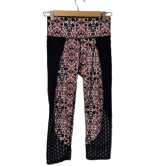 Athleta Salutation Chatarunga Colorblock Cropped Capri Legging XS #227943-01 - Picture 2 of 13